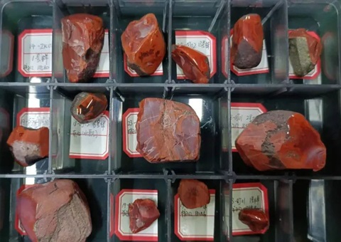 1.01亿元成交！天下首宗 “南红玛瑙” 矿权拍卖落槌